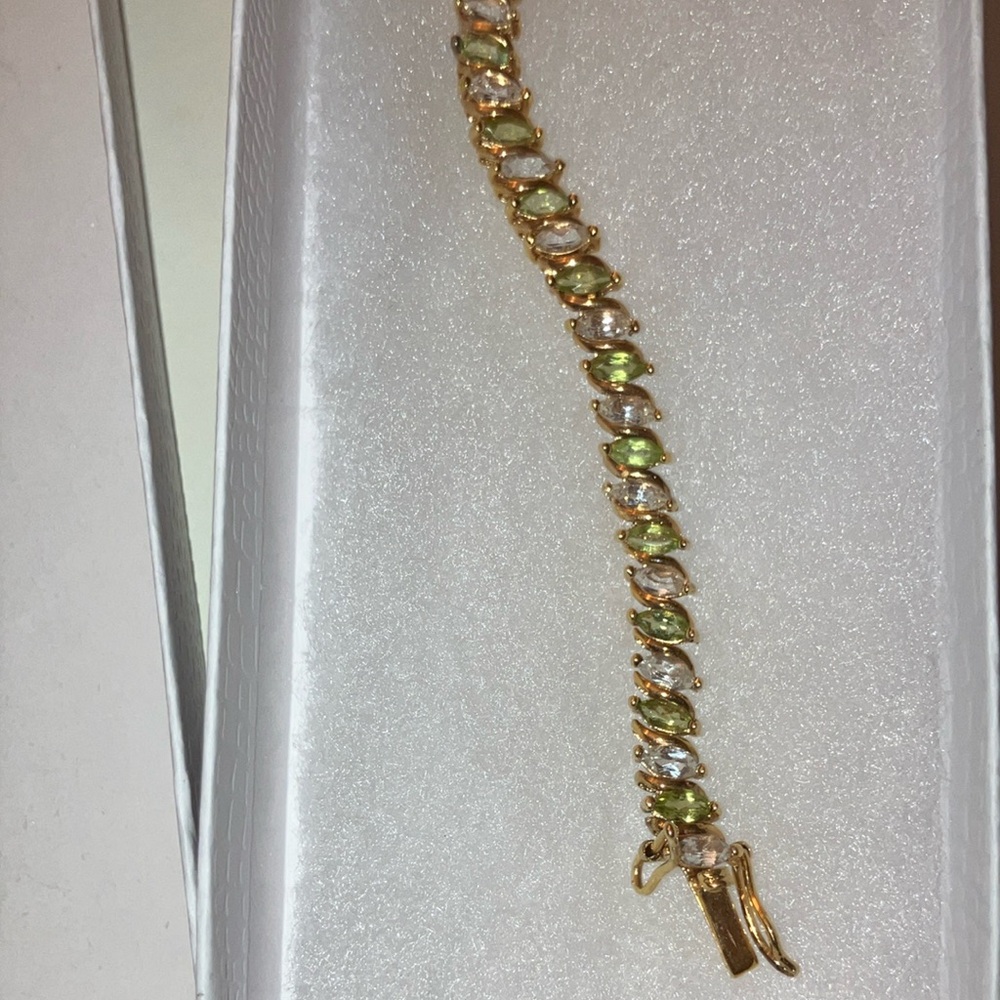 Gold Intricate Chain Bracelet - Picture 3 of 4